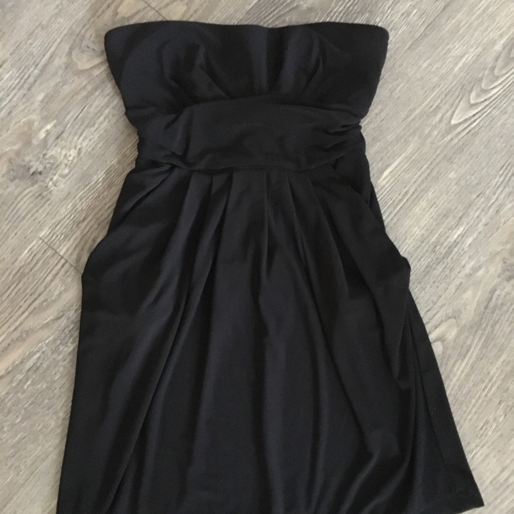 🖤Strapless Little Black Dress With Pockets!